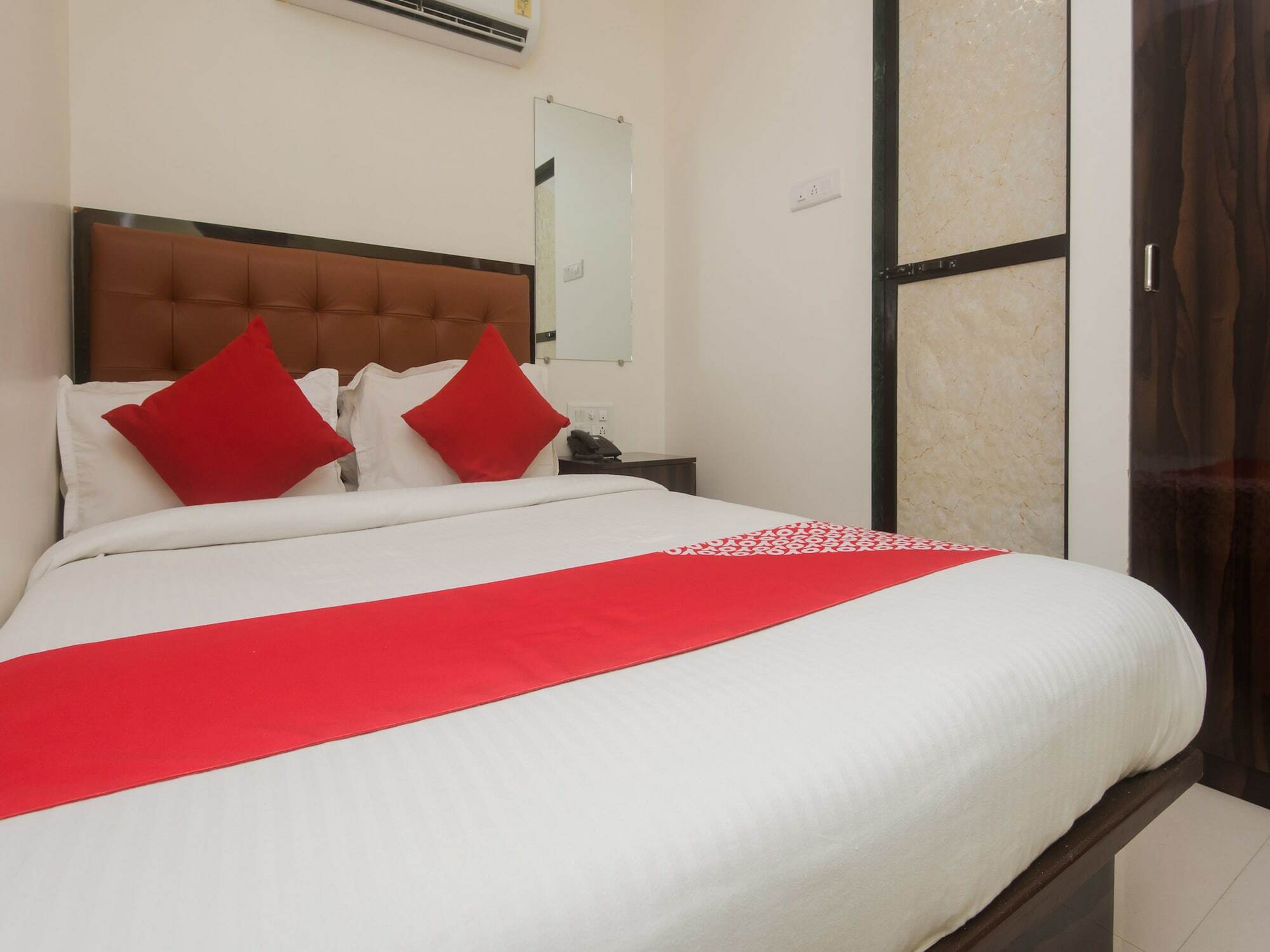 Hotel Mantra Residency Мумбаї Екстер'єр фото